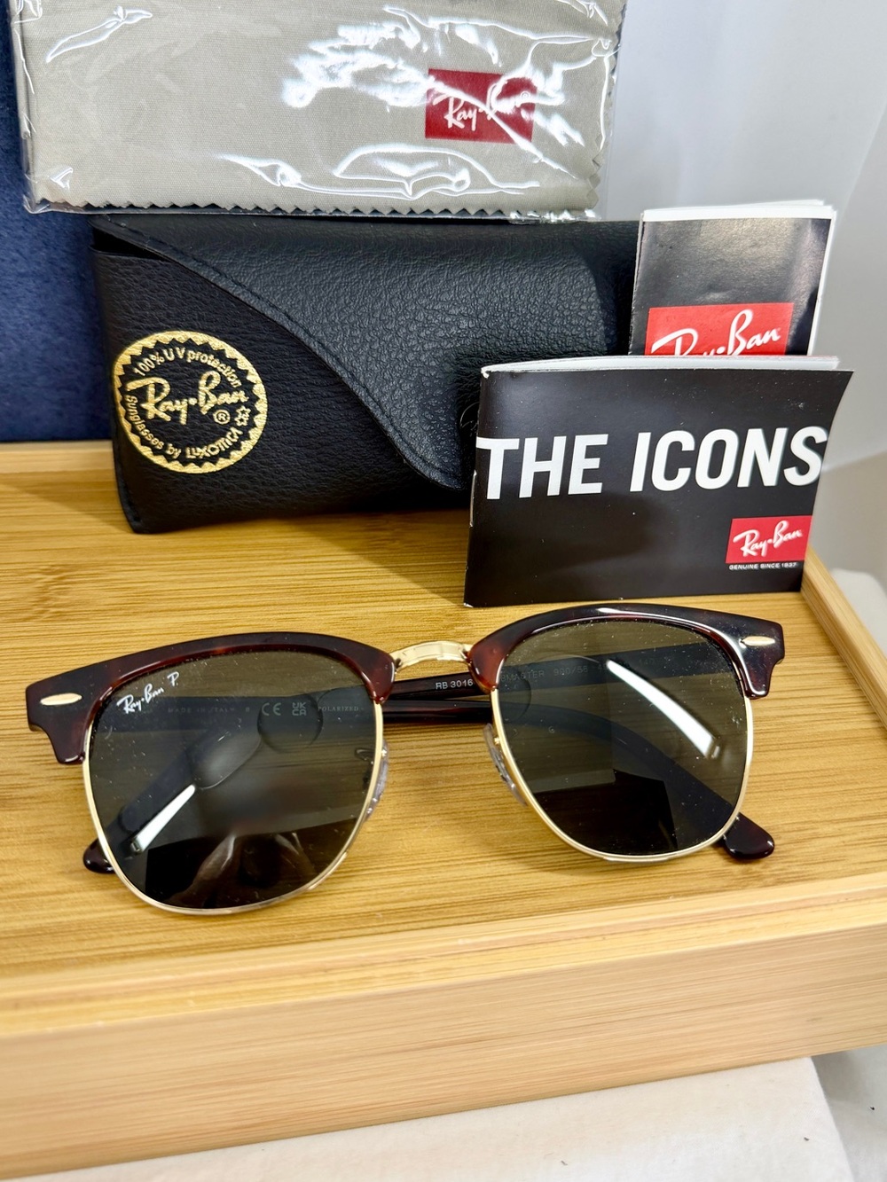 NEW- RAY-BAN Unisex Classic Clubmaster Polished Tortoise On Gold 3016 G15; 49-21